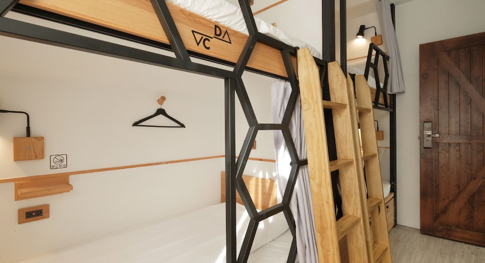 JOURNEY HOSTEL 29/68