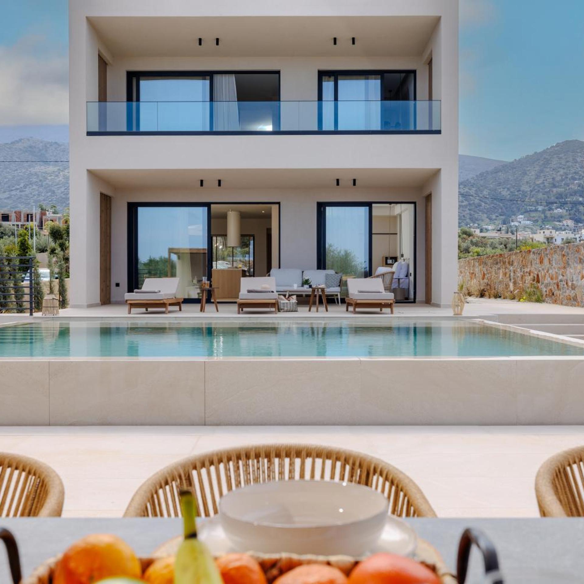 Sokratis LocoLux Villas & Suites 7/86