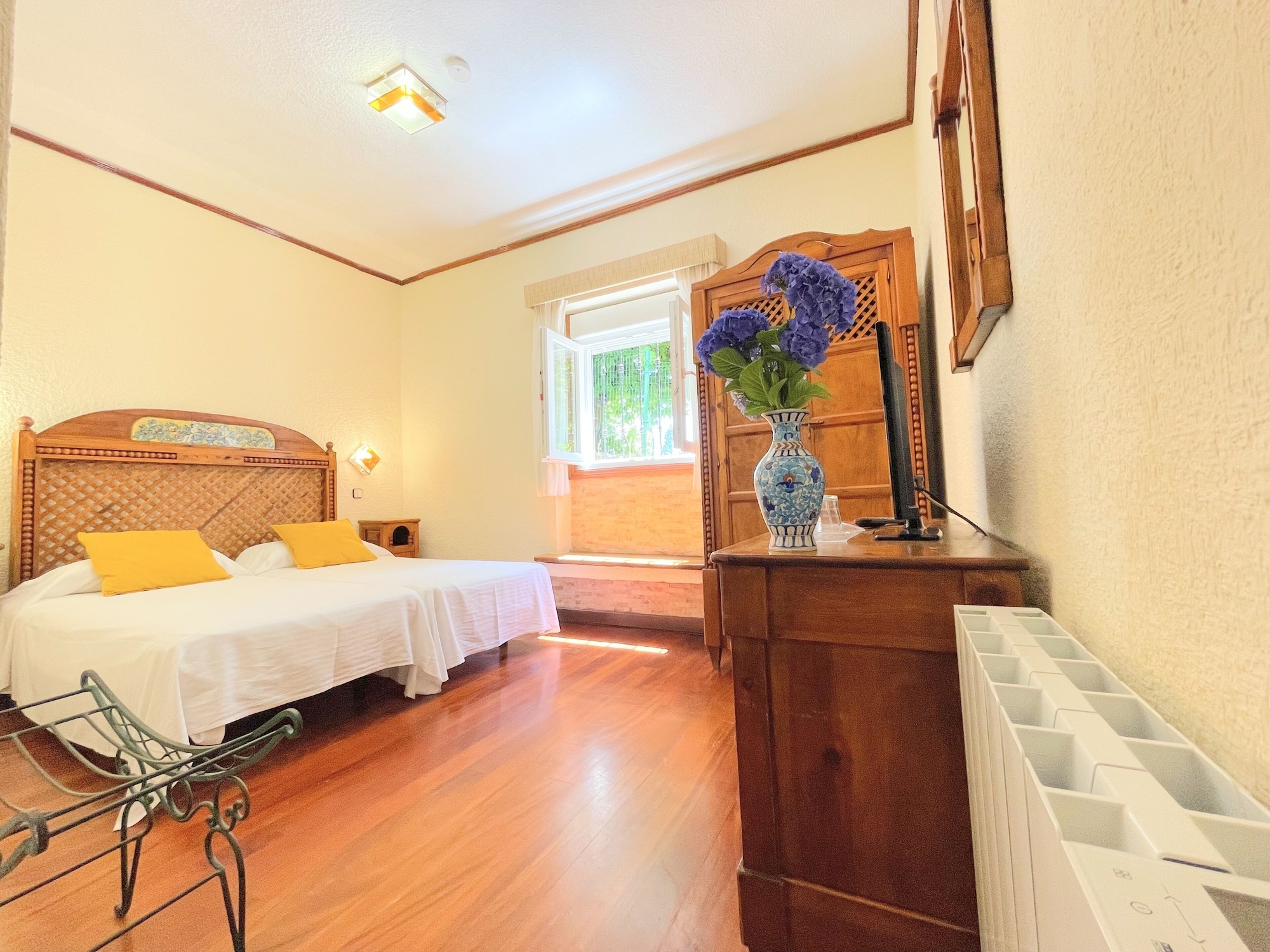 غرفة بسرير كوين، Hotel Rural El Refugio 3/10