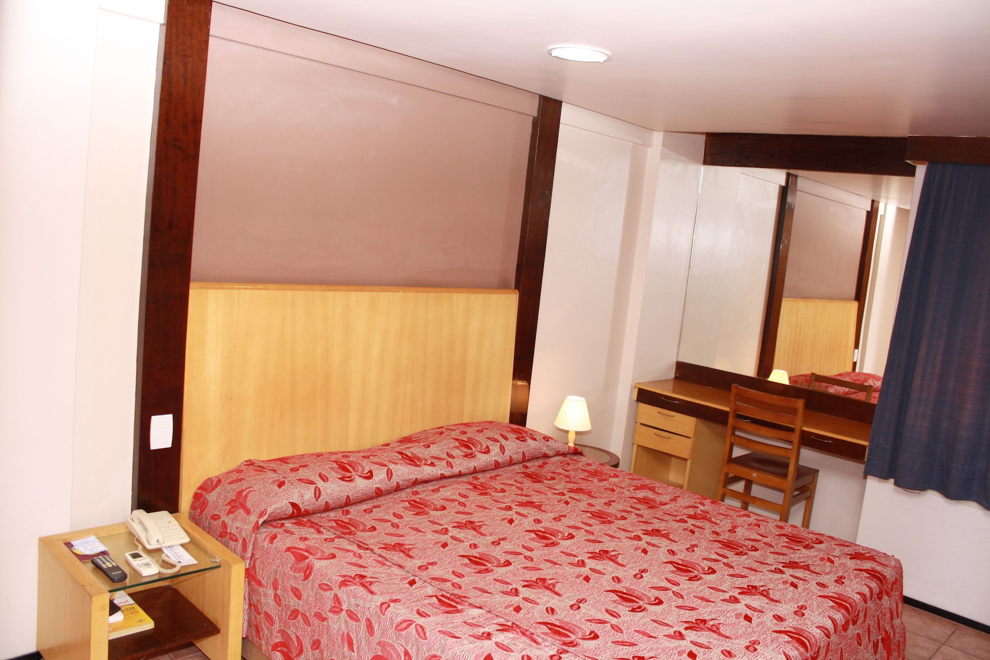 DELUXE, SUITE