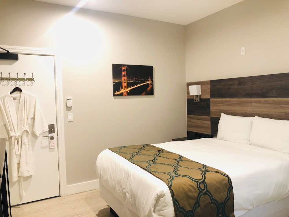 STANDARD, QUEEN BED, PRIVATE BATHROOM