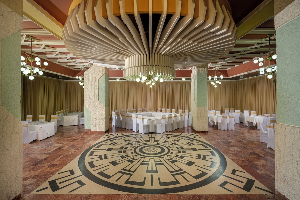 Hotel Moldova 8/80