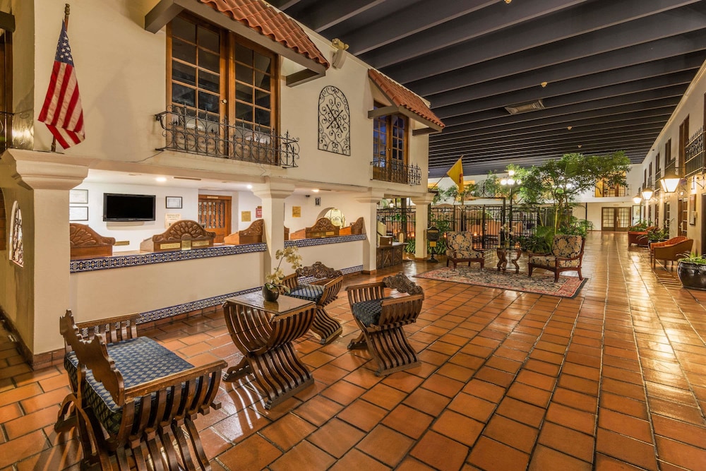 Ramada by Wyndham Las Cruces Hotel & Conference Center 26/37