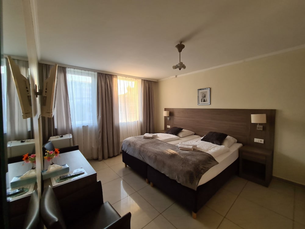 Cara Vita Hotel 13/62