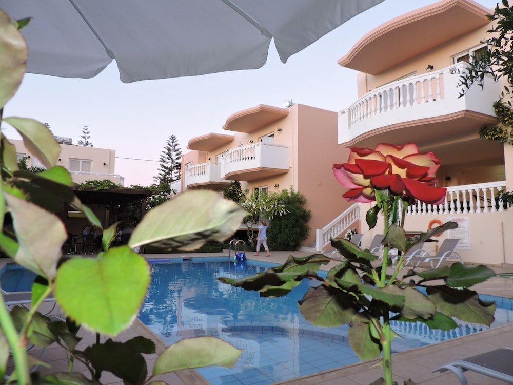GOLDEN ROSE SUITES 34/62