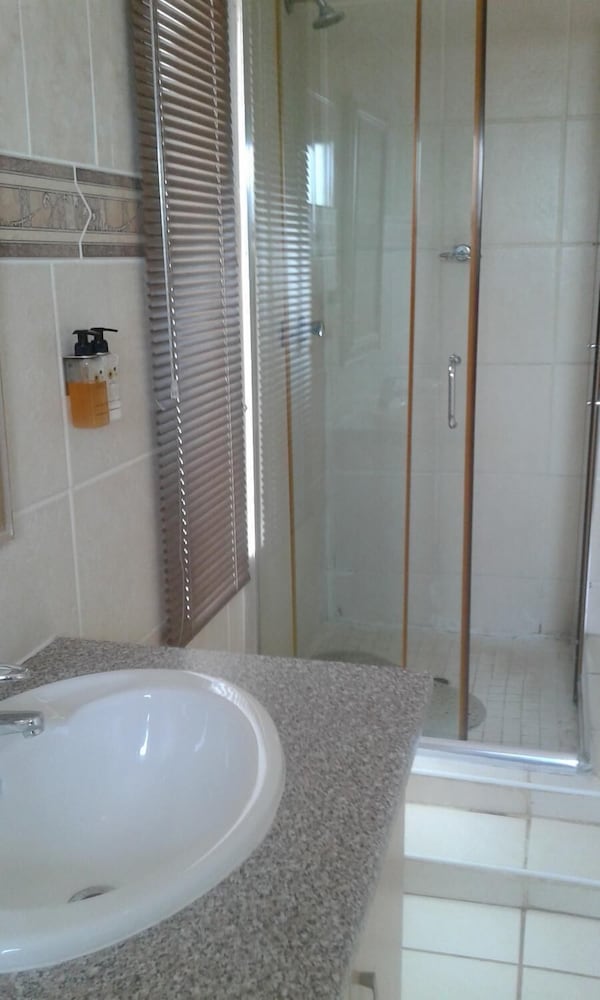 Asda Guesthouse 39/44