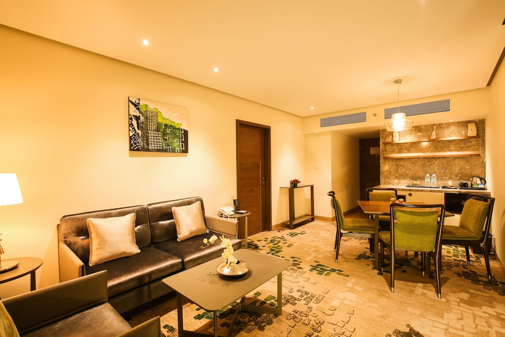 Sayaji Hotel 40/69