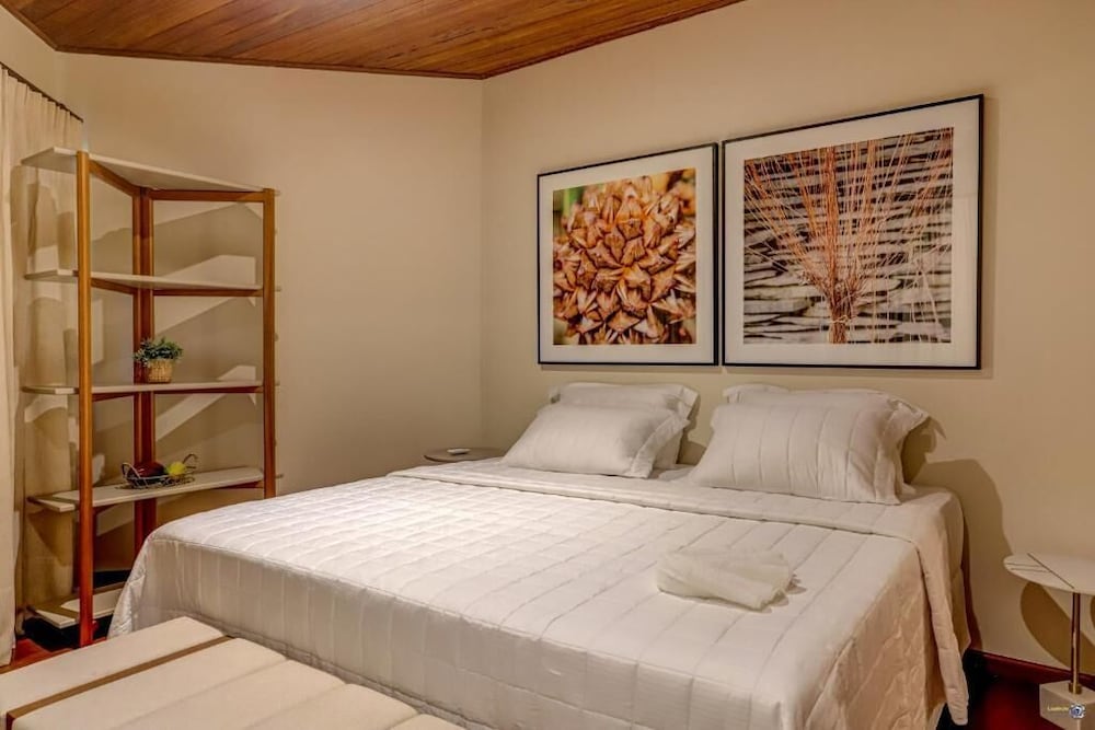 Chocolate Hotel 5/50