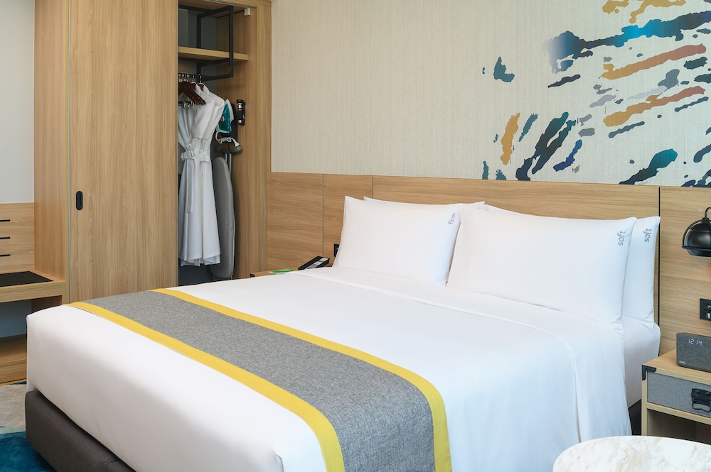 Holiday Inn Suites Siracha Laemchabang 26/78