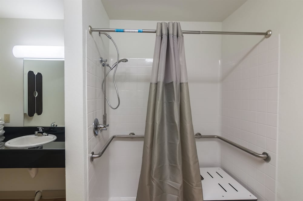 Days Inn & Suites by Wyndham Colorado City/I-20 35/37