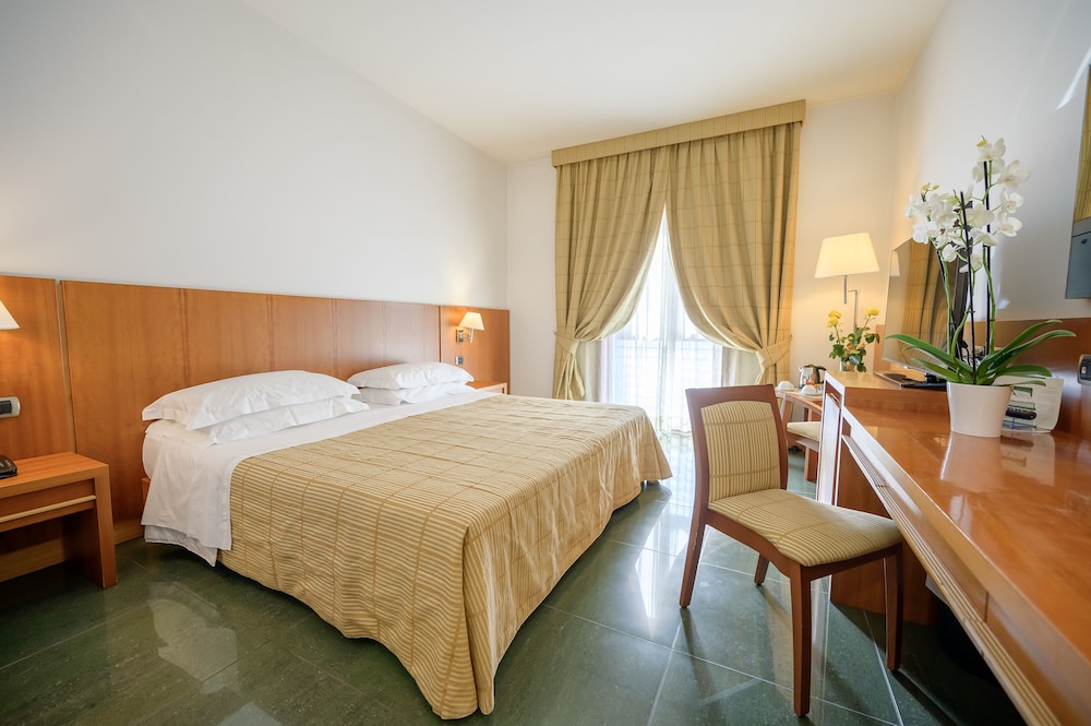 Hotel Dei Principati 24/53