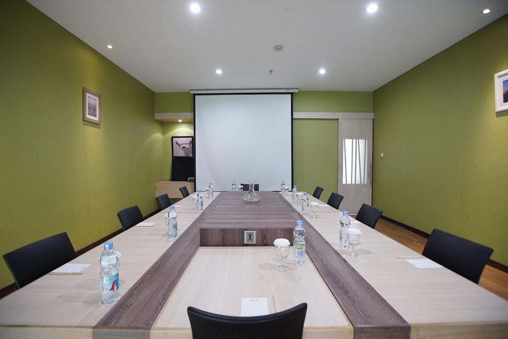 Treepark Serviced Apartment Karawang 45/50