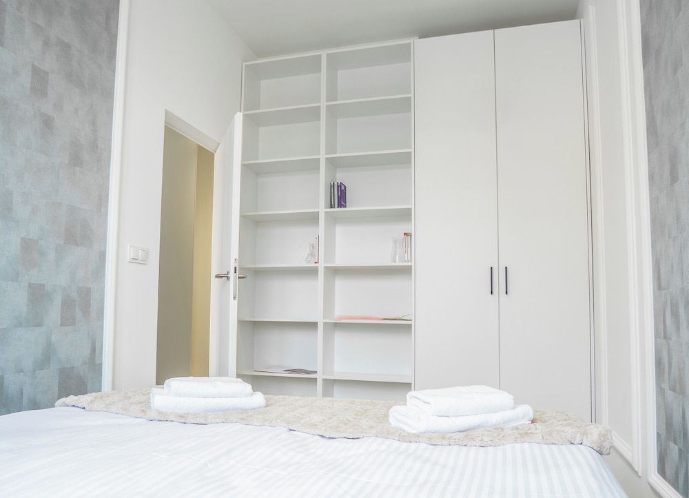 Dluga 17 Residence 24/71