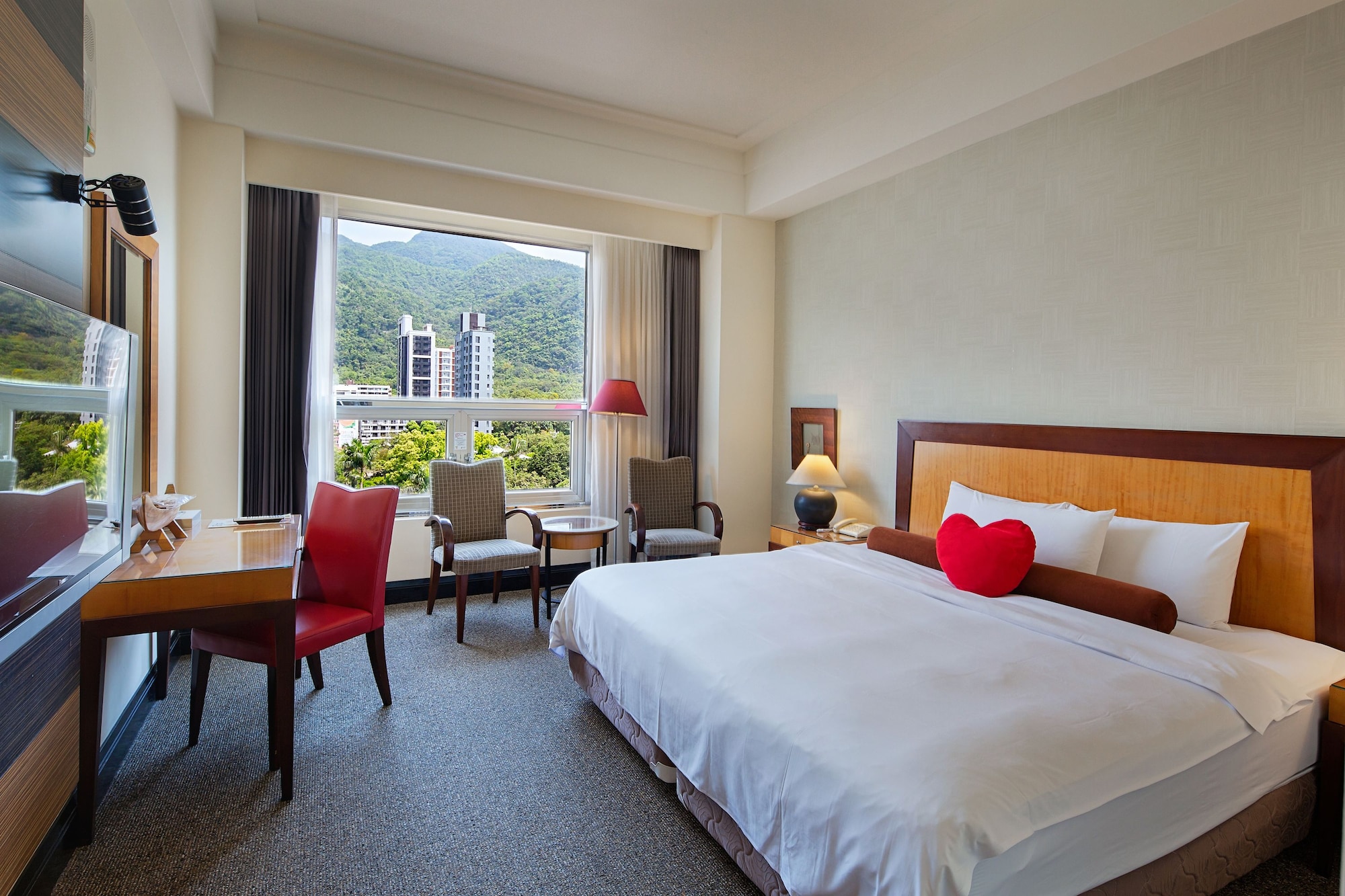 ROMANTIC, DOUBLE BED
