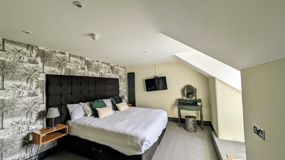 EXCLUSIVE, DOUBLE BED
