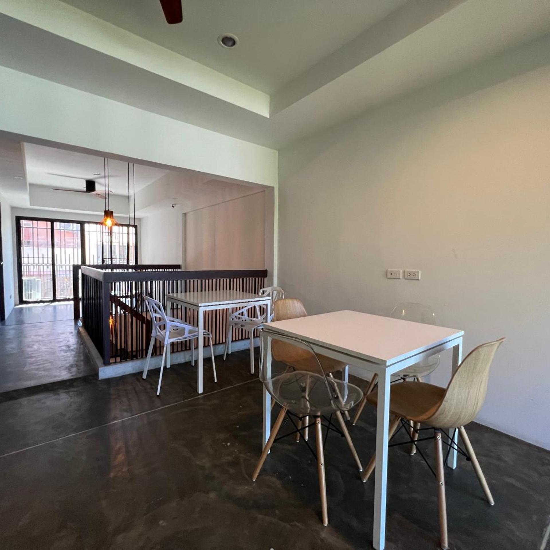 Litera Hostel Adults Only 60/71
