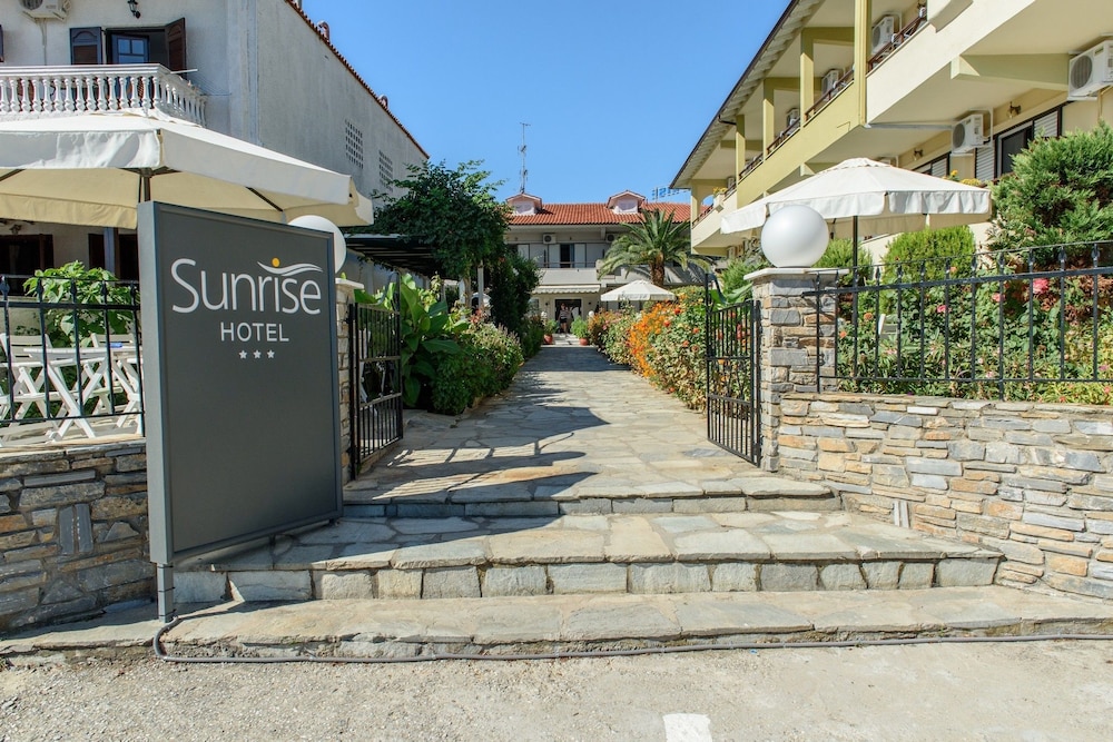 Sun Rise Hotel 55/71