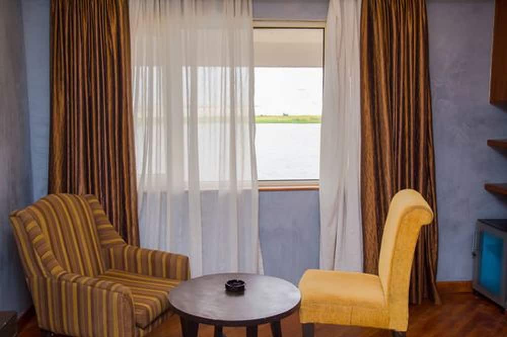 Hotel Bon Voyage 56/74