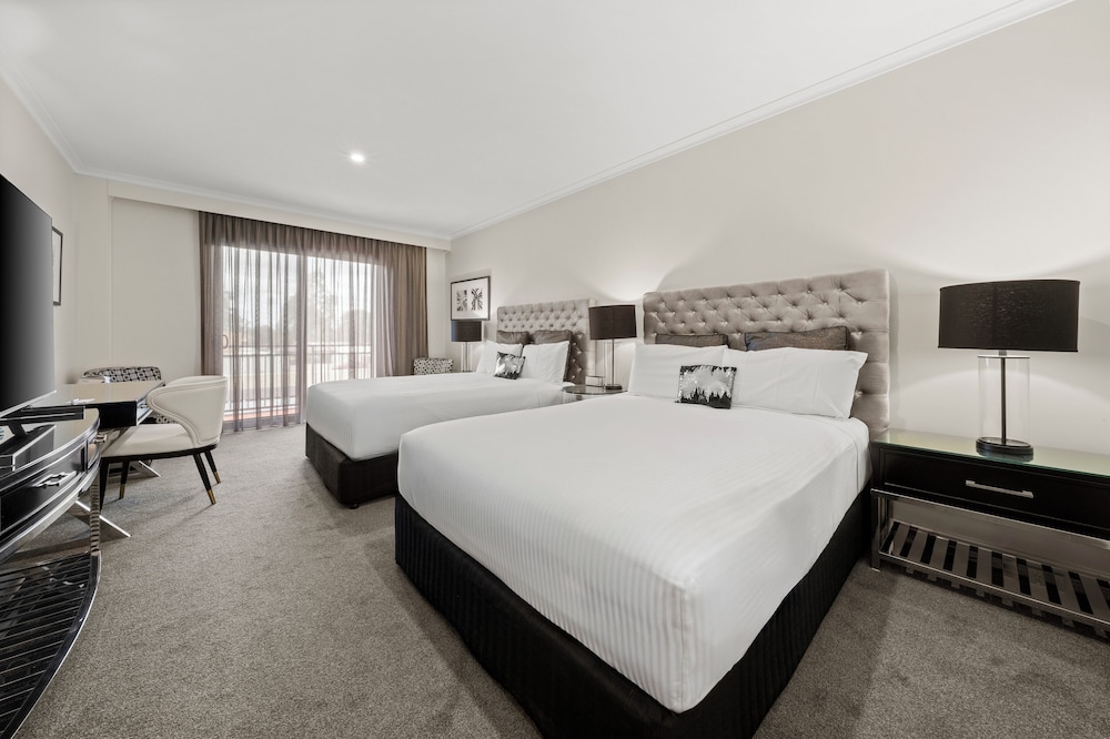 Executive, 2 Queen Beds