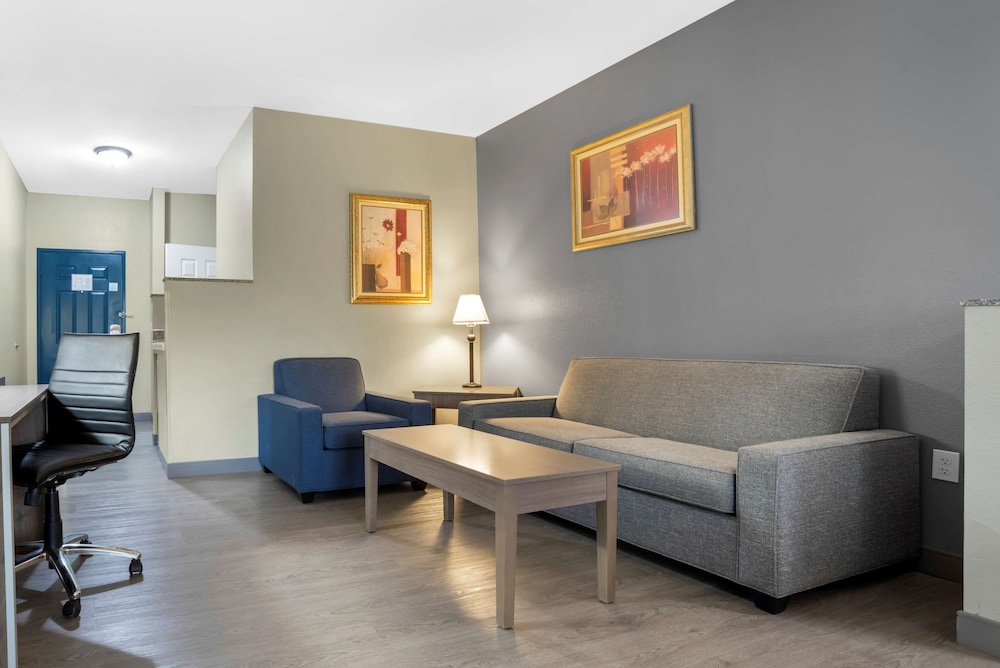 Best Western Wakulla Inn & Suites 32/48