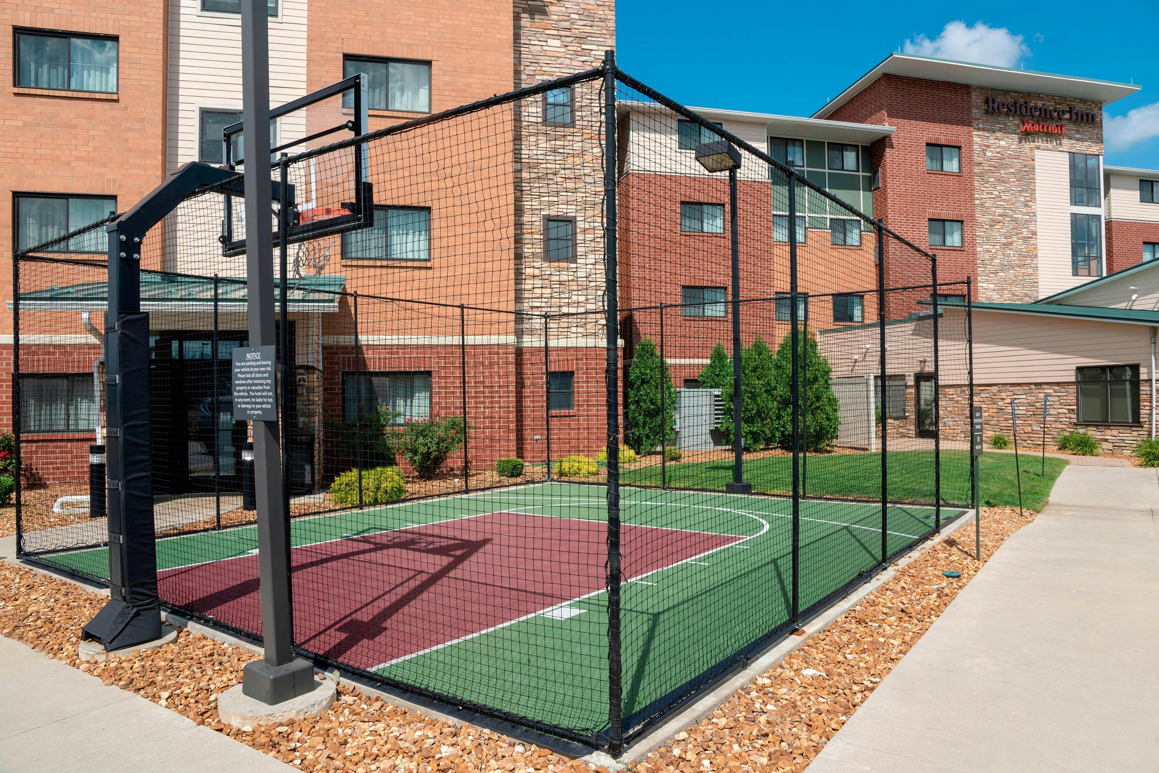 RESIDENCE INN AKRON SOUTH/GREEN 25/52