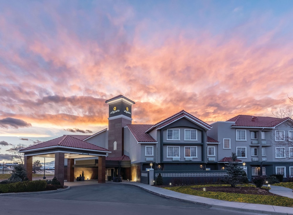 La Quinta Inn & Suites by Wyndham Denver Tech Center 7/52