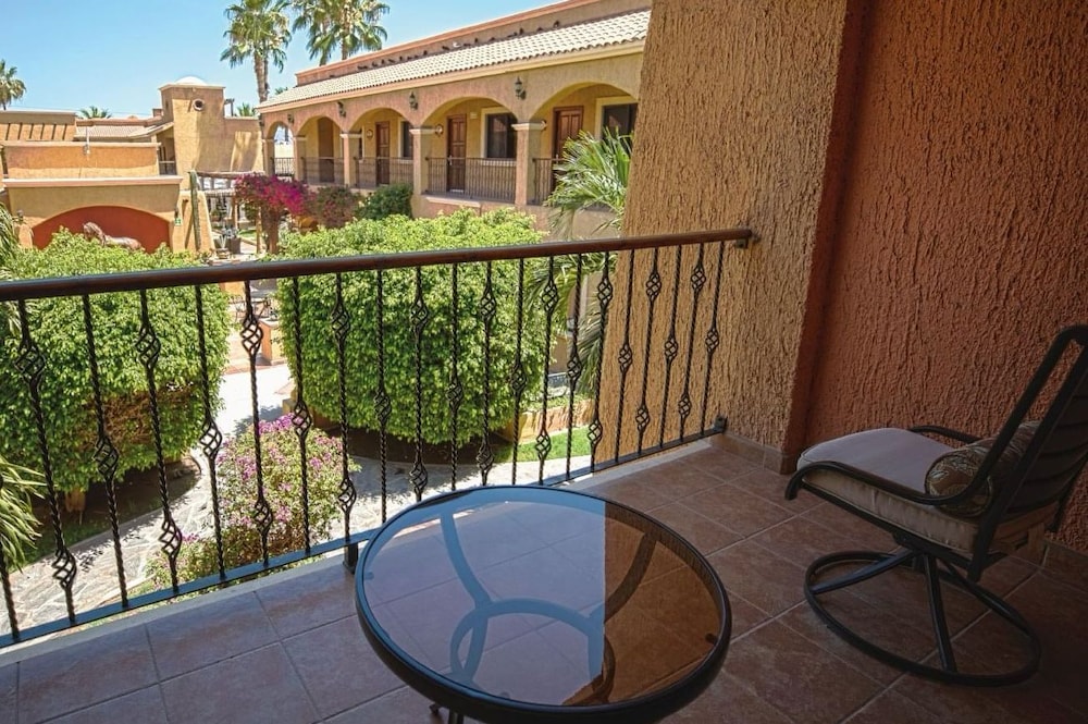 Hacienda Suites Loreto 35/53
