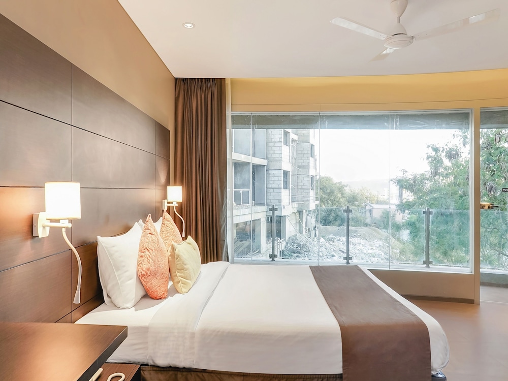 Hotel Niraali Executive 30/65