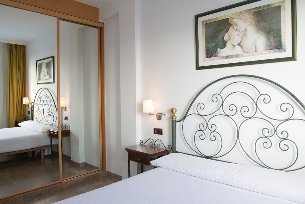 Port Sitges Resort Hotel 18/70