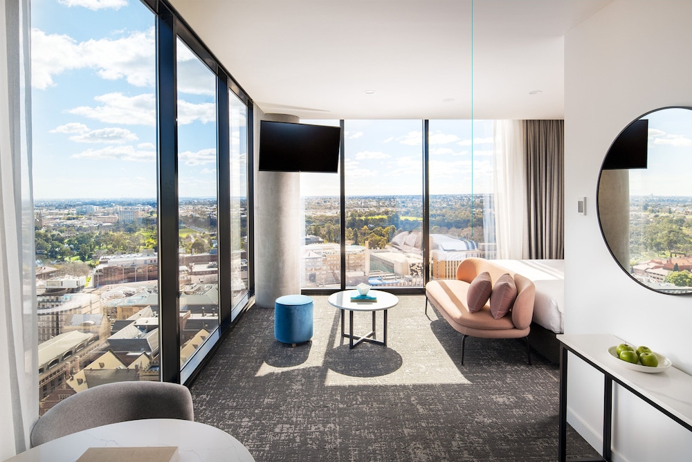 Crowne Plaza Adelaide 50/81