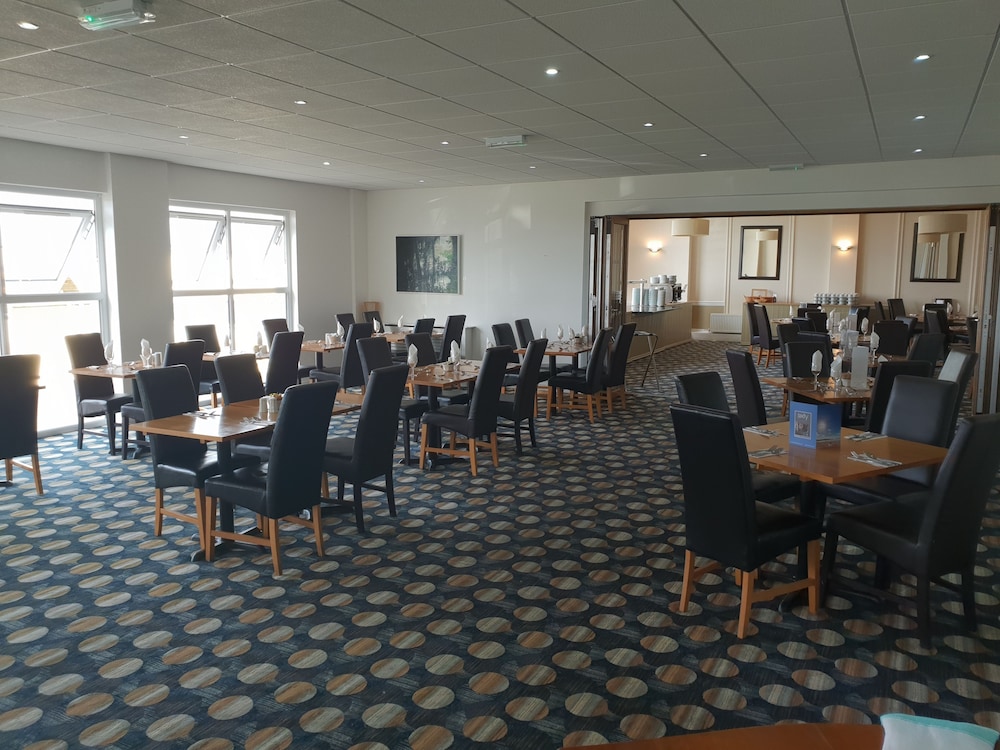 Pentire Hotel 54/63
