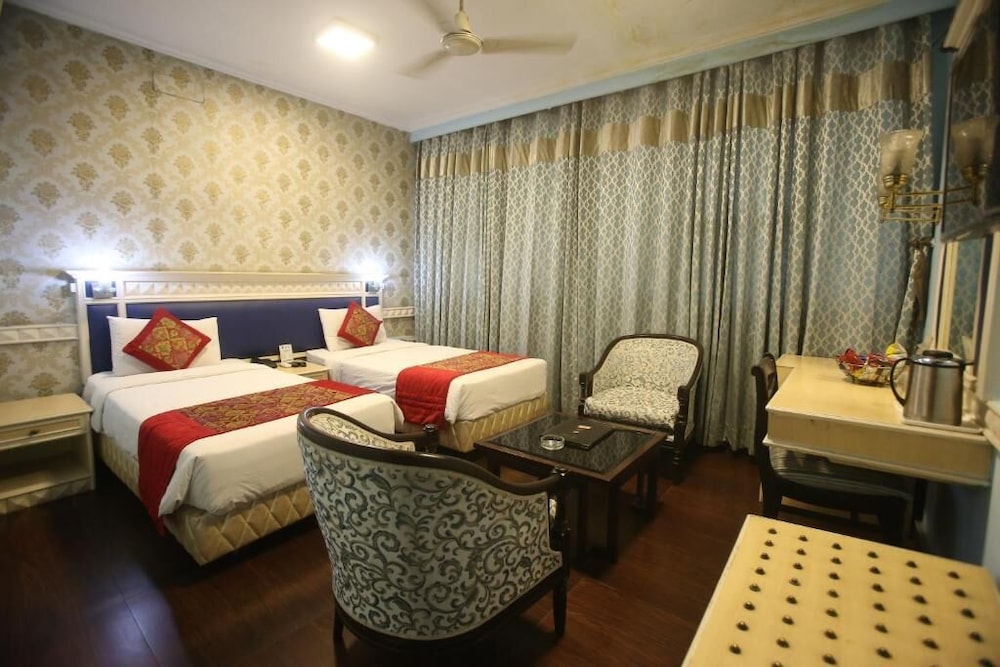 Amar Inn 20/57