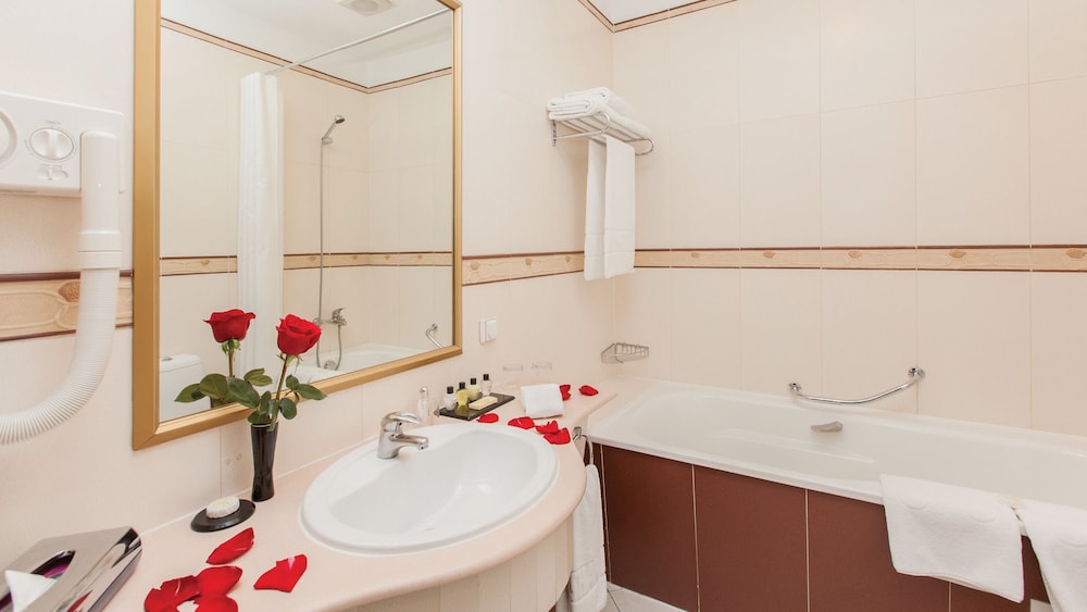 Grand Hotel Tien Shan 14/64