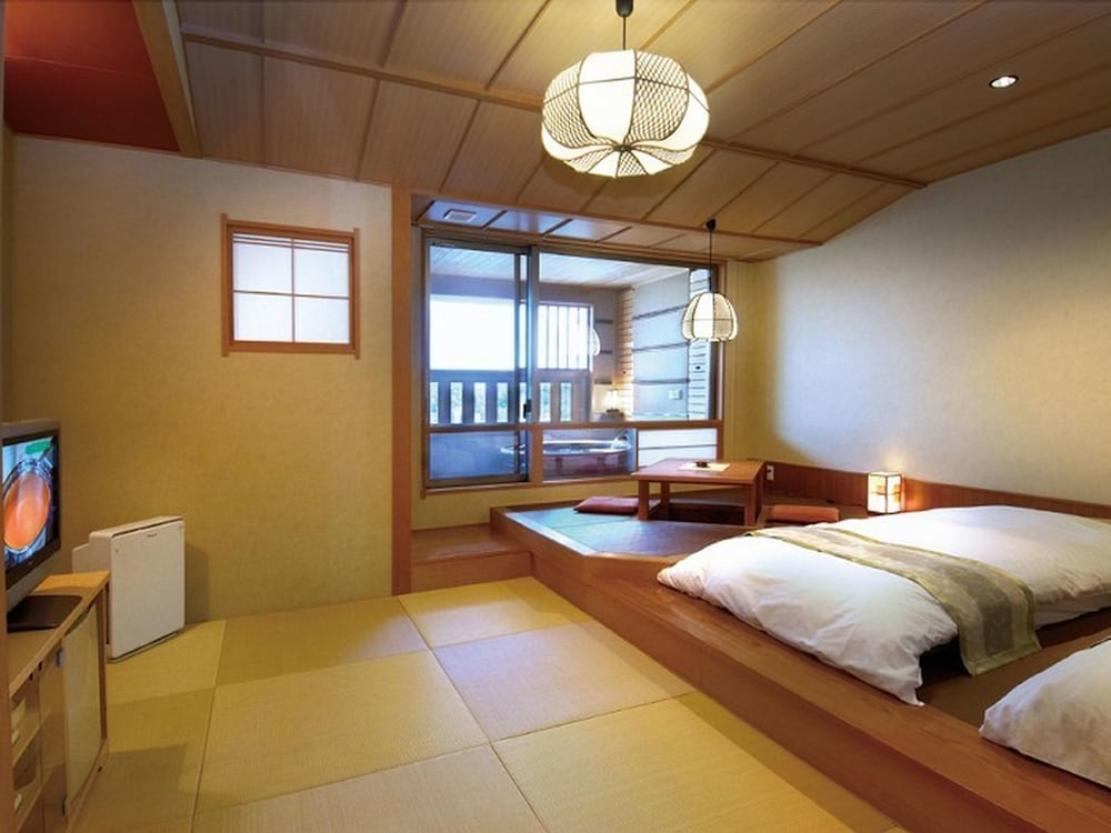 HOKURIKU AWARA ONSEN MIMATSU 16/23