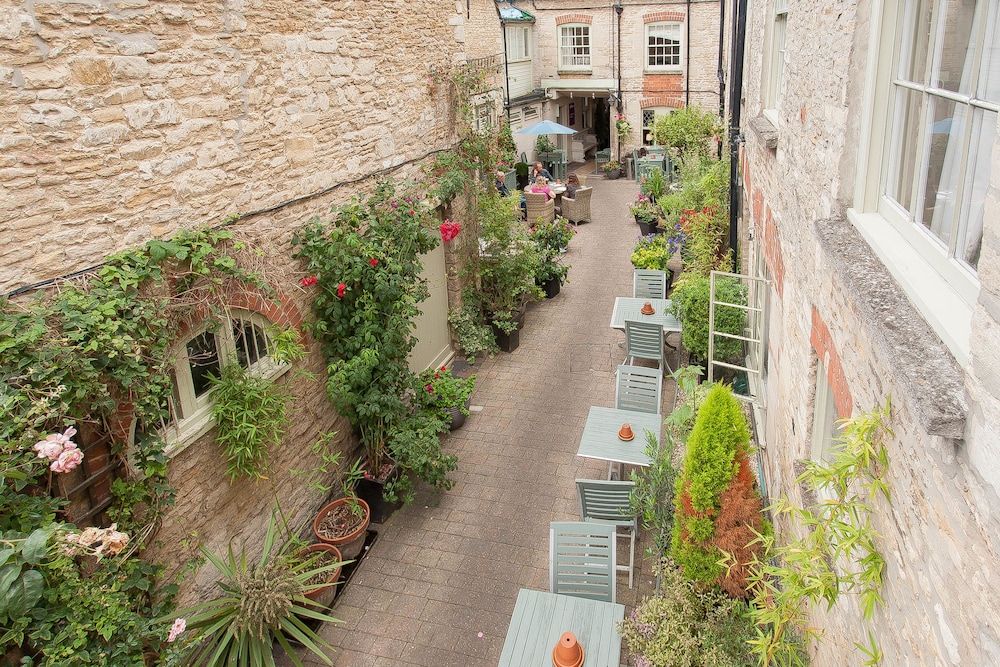 The Ormond at Tetbury 42/49