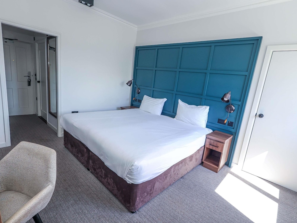 Mercure Salisbury White Hart Hotel 30/71