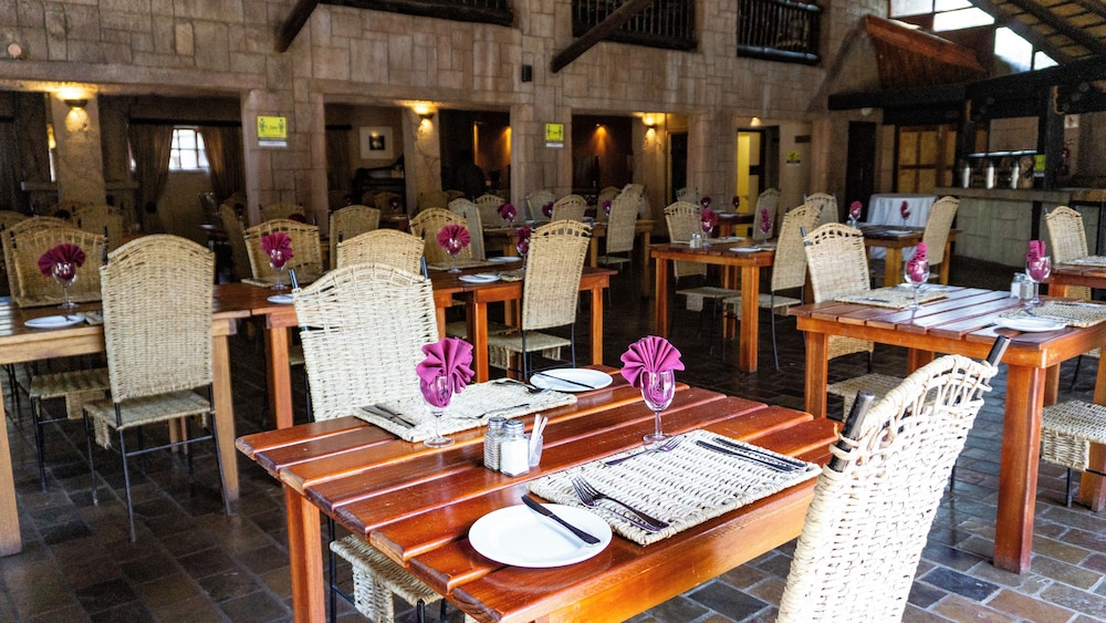 Zebra Country Lodge 33/50