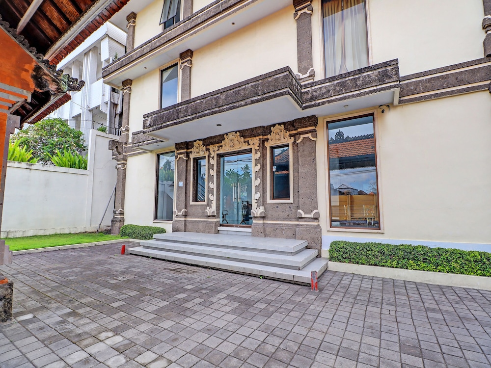 Hotel Nuansa Indah 22/23