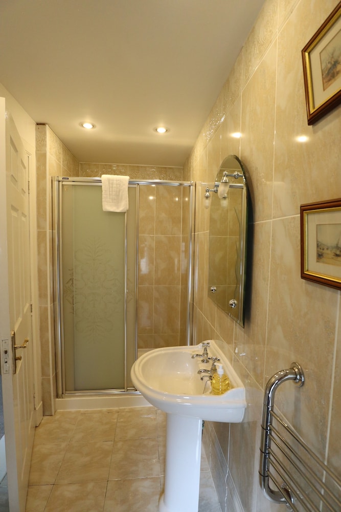 Alltavona Guest House 44/47