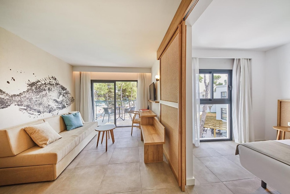Ferrer Sofia Aparthotel 36/65