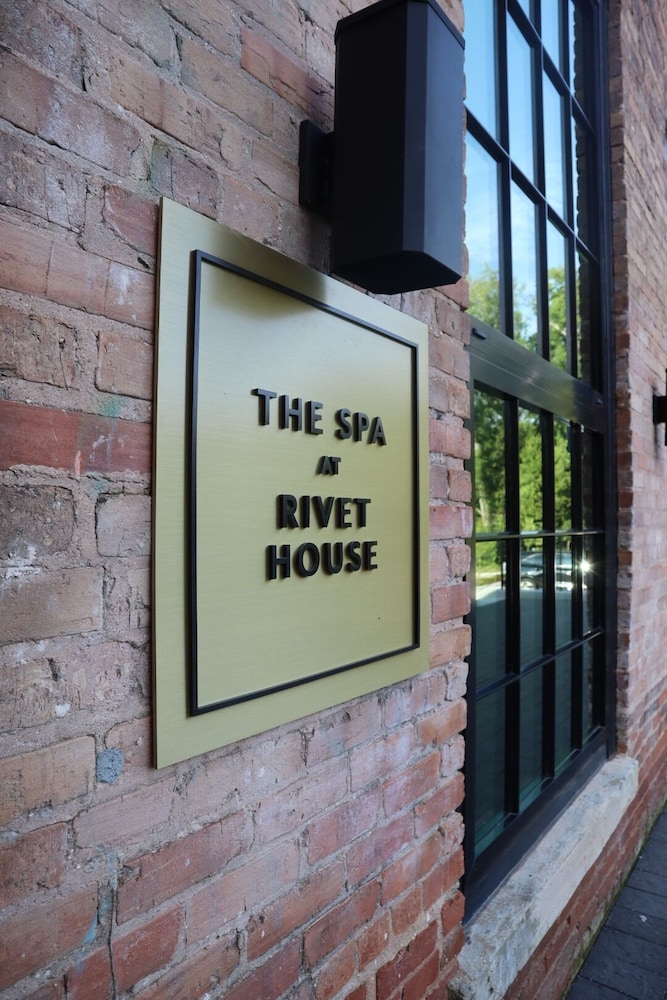 Rivet House 5/34