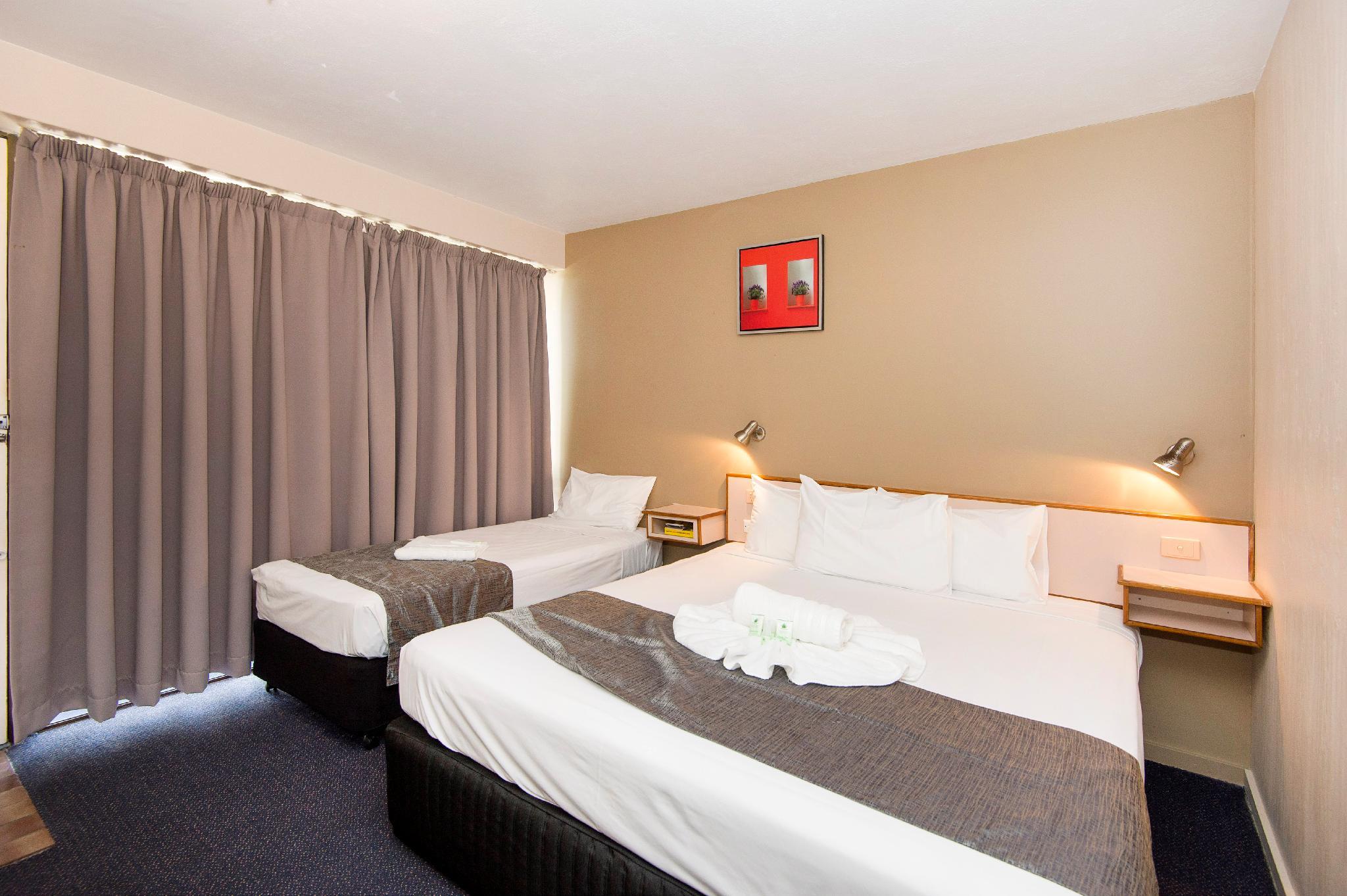 Room, King and Twin Beds