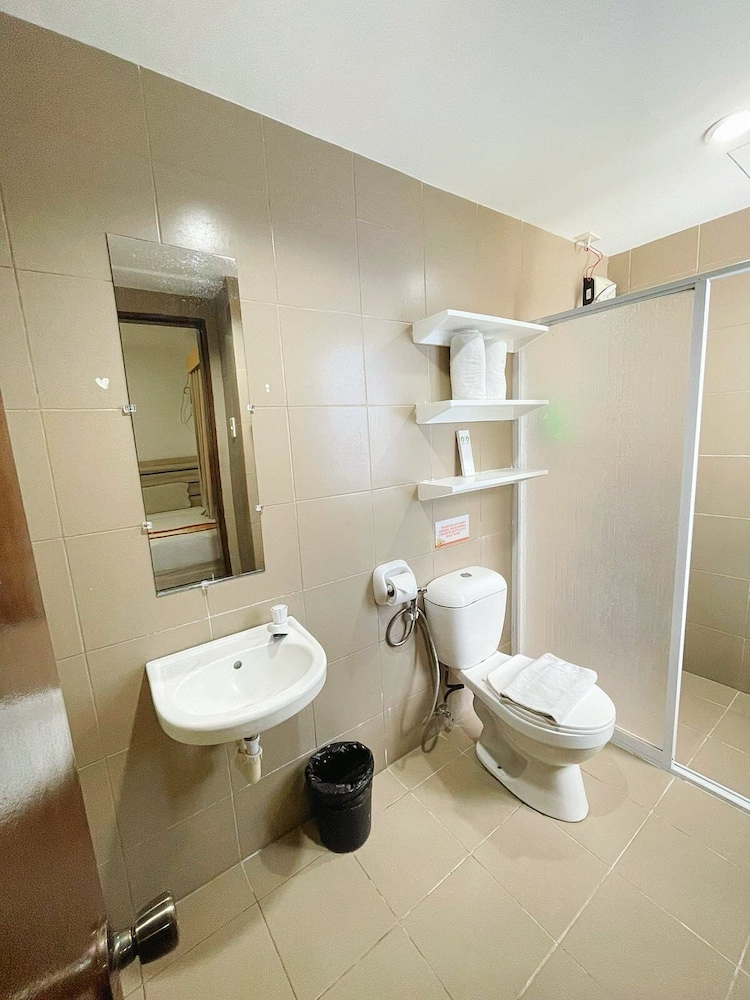 Travelbee Fuente Inn 48/52