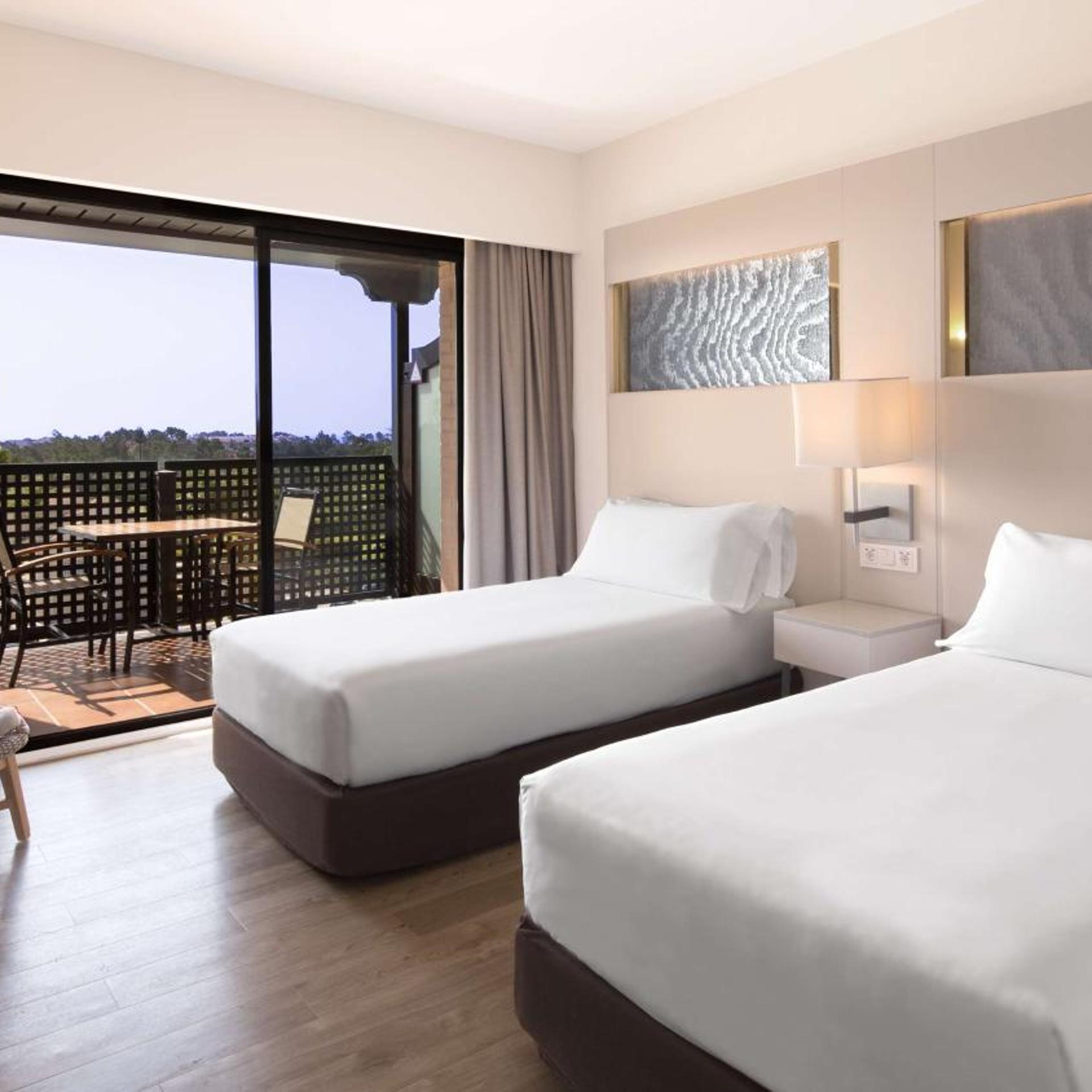 غرفة بسرير فردي، DoubleTree by Hilton Islantilla Beach Golf Resort 2/4