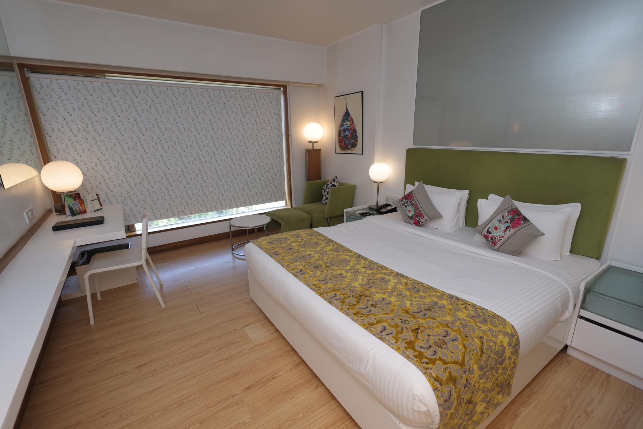 Designer, Suite