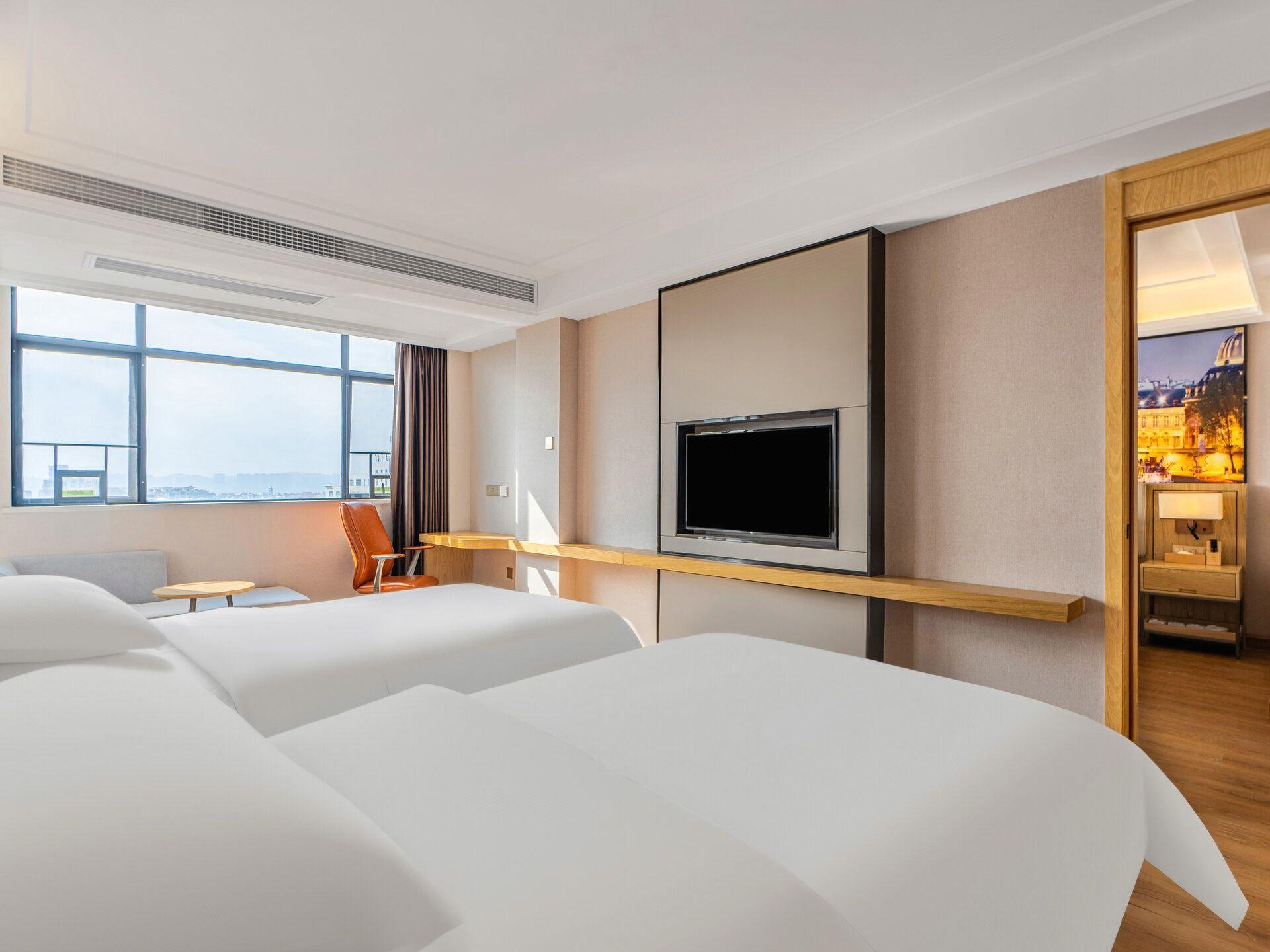 Vienna Hotel (Shantou Convention and Exhibition Center) 34/54
