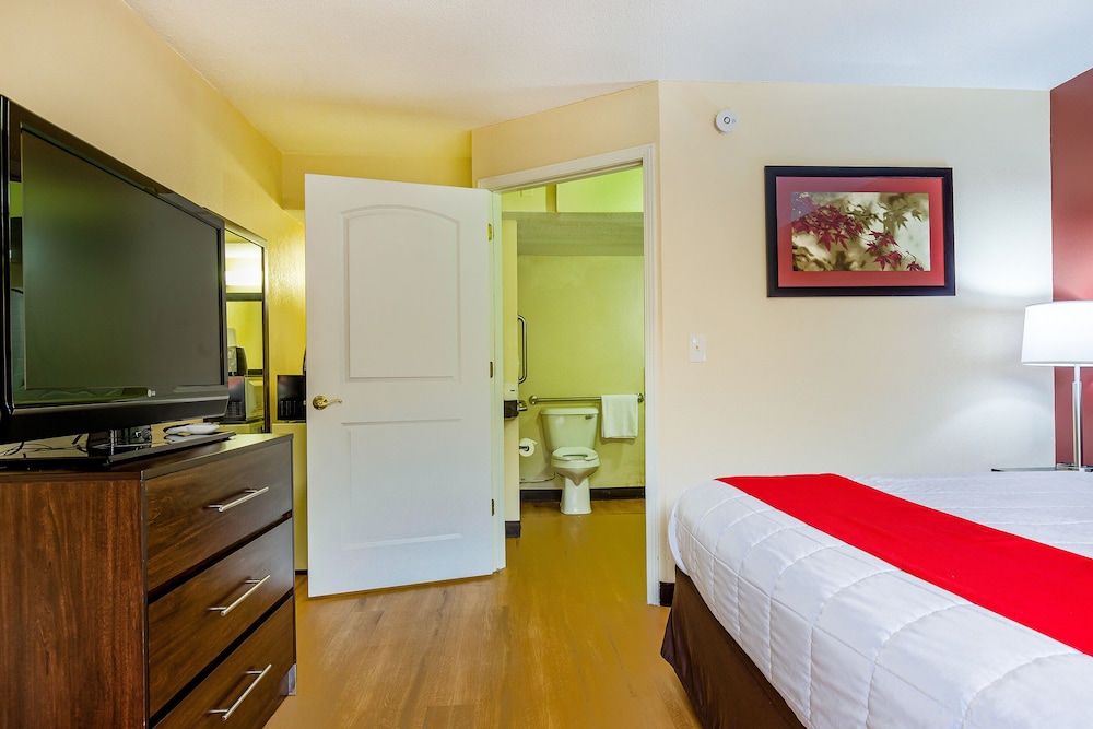 Americas Best Value Inn Moline 16/41