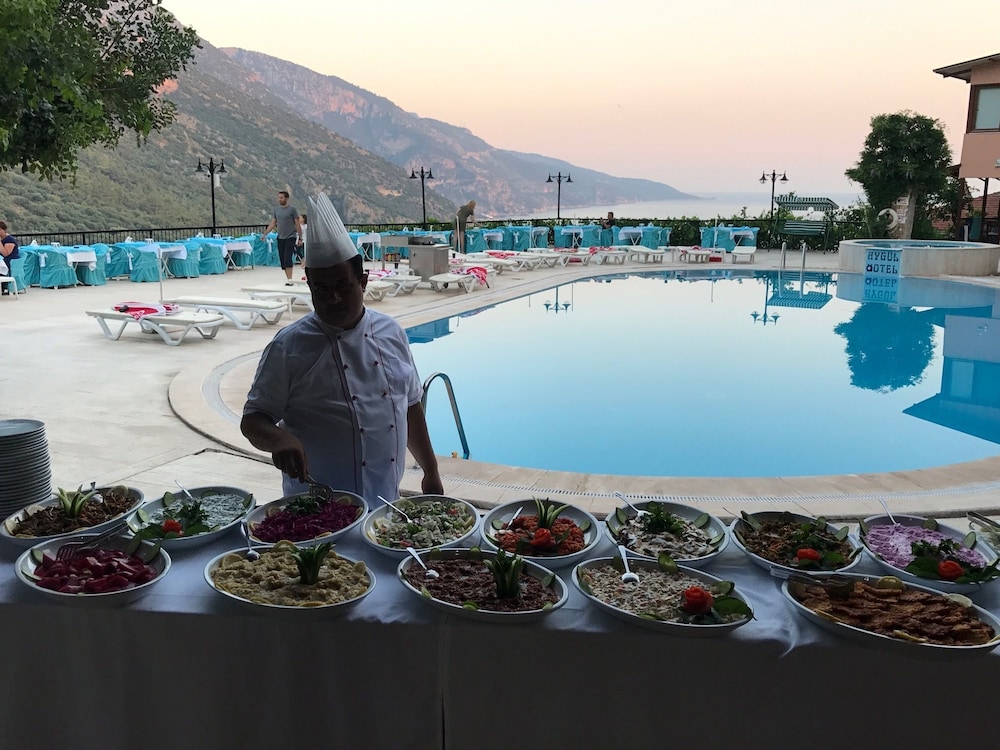 AYGUL HOTEL 8/25