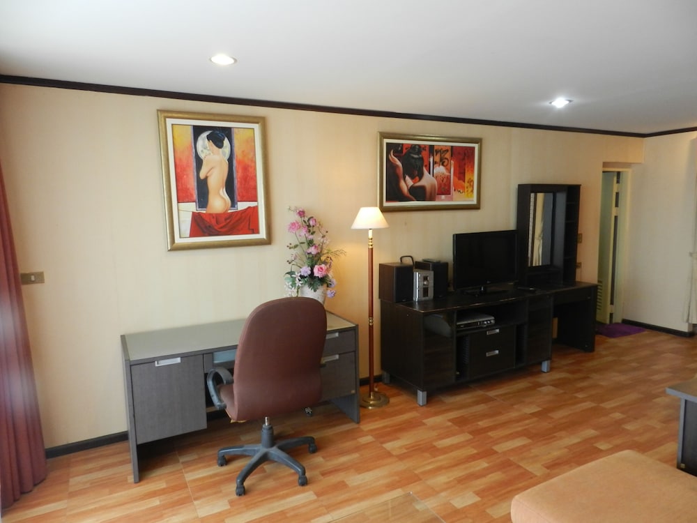 Alex Group Jomtien Plaza Condotel 30/50