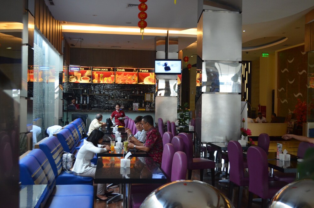 World Hotel Jakarta - Bandengan 36/50